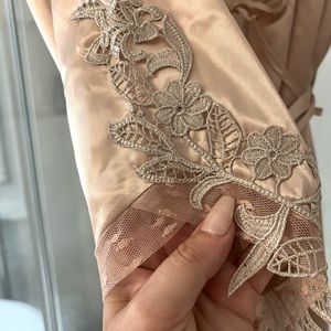 NWT Flora long house robe